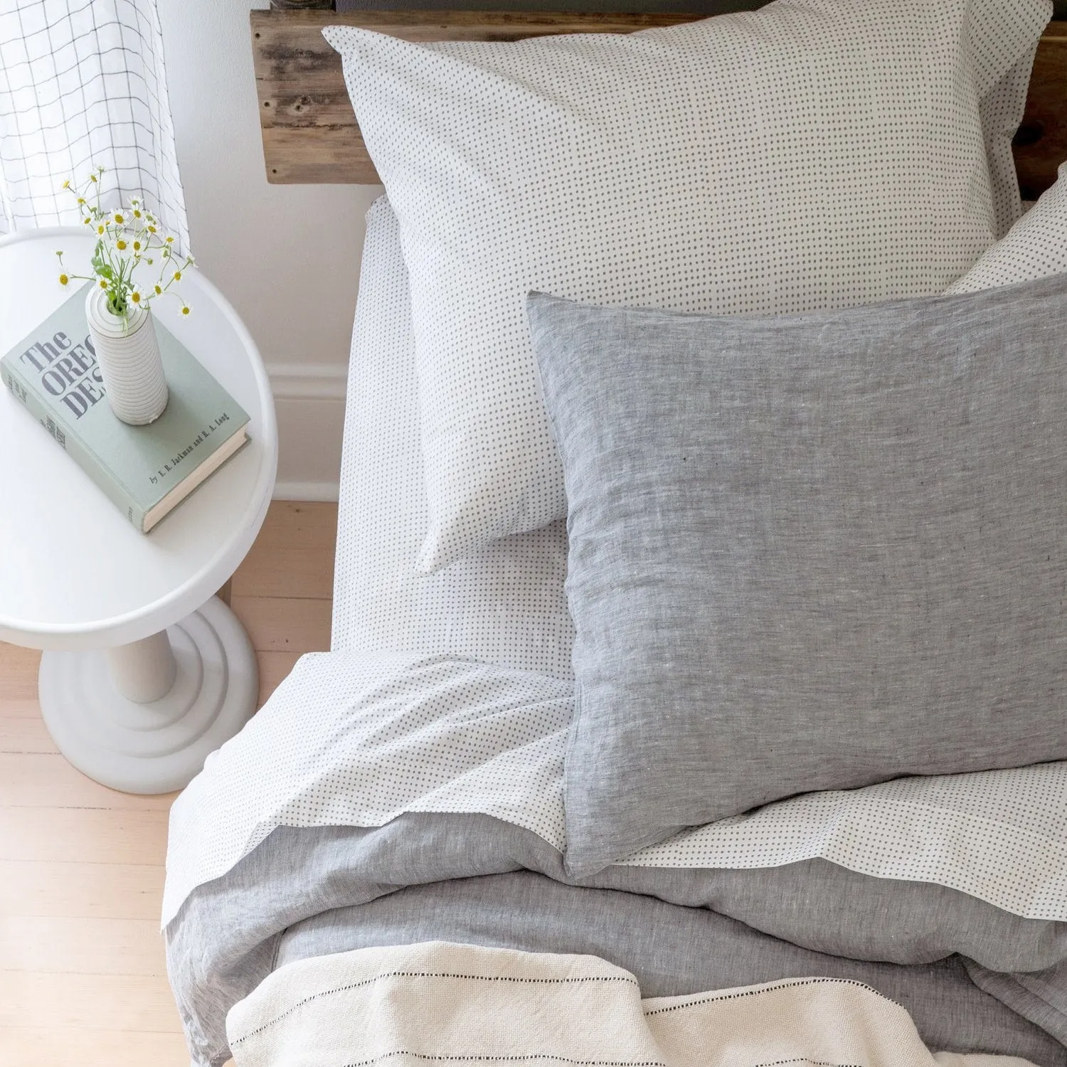 Gray Dot Sheet Set