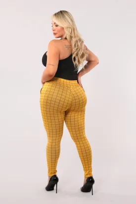 Plus Size Treggings With Zipper Pocket Trim - Mustard & Black Plaid